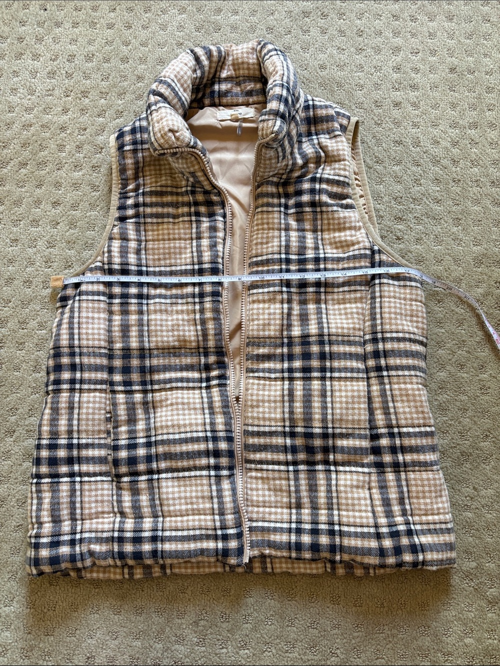 entro Plaid Puffer Vest in Tan and Black - Picture 6 of 9